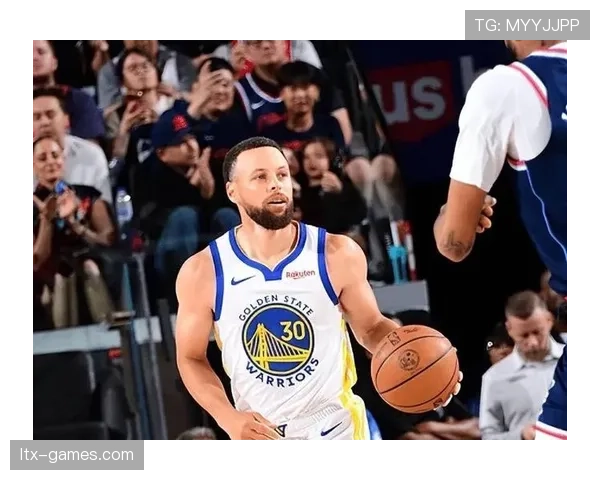 库兹马像库里般无球跑动制造错位 提升三分威胁